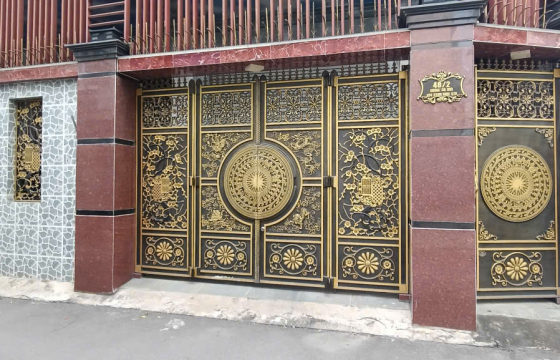 Xu Hướng Cổng Nhôm Đúc 2025 – Đẹp, Bền, Sang Trọng